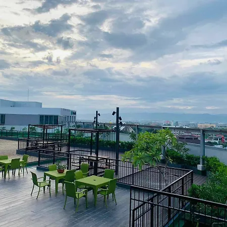 Mactan Newtown Family Room With Balcony